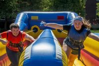 H&uuml;pfburgverleih Ostfriesland | Bungee Run, Wettkampf, G&uuml;rtel, Kinder, Erwachsene | Niedersachsen &amp; Bremen